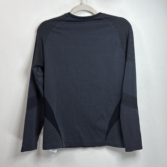 (A1) Hot Chillys Women's 3D Knit Crew Midweight Slim Fit Undershirt, XL, Grey - Picture 6 of 12